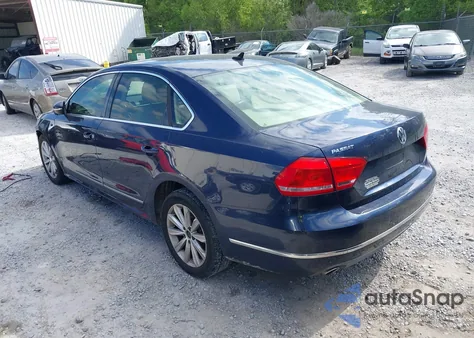 2012 Volkswagen Passat 2.5L Sel z USA, uszkodzony, nr VIN 1VWCH7A32CC072776
